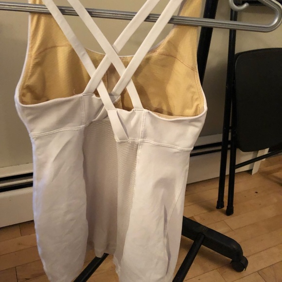 Lululemon tank - Picture 2 of 3